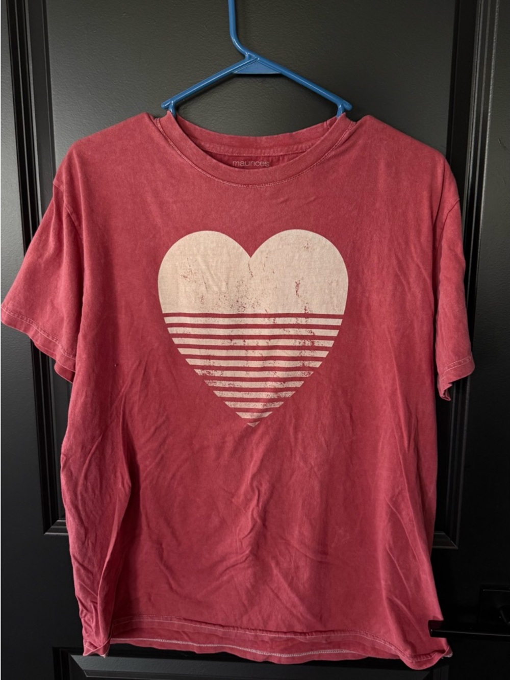 Women’s Heart Graphic Tee - Dusty Red